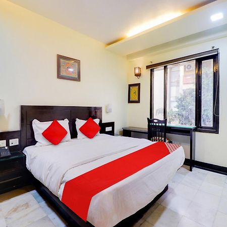 Oyo Flagship Hotel Rudra Palace อัครา ภายนอก รูปภาพ