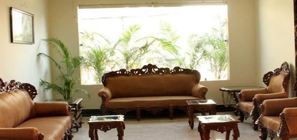 Oyo Flagship Hotel Rudra Palace อัครา ภายนอก รูปภาพ