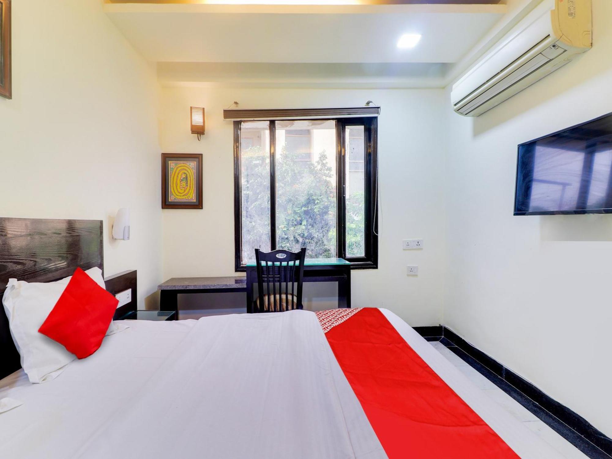 Oyo Flagship Hotel Rudra Palace อัครา ภายนอก รูปภาพ