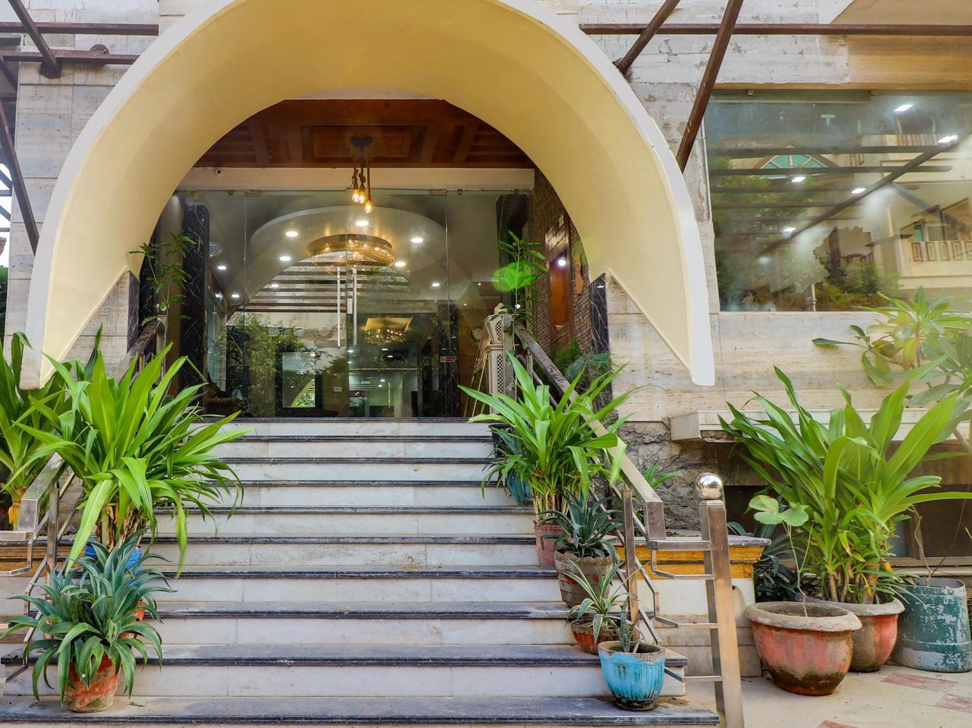 Oyo Flagship Hotel Rudra Palace อัครา ภายนอก รูปภาพ