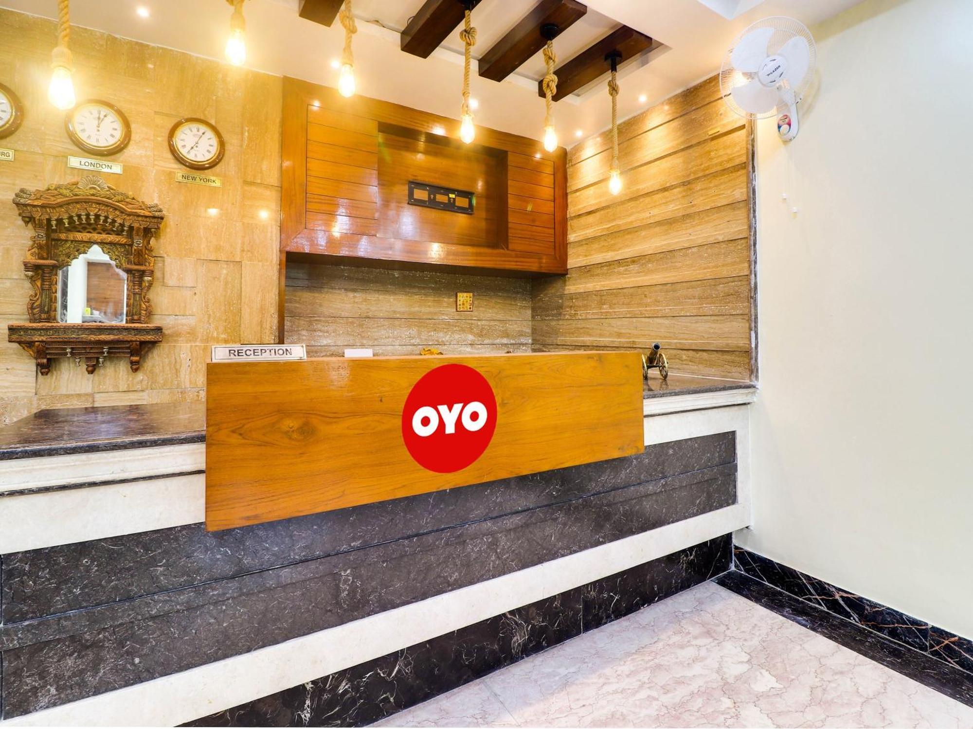 Oyo Flagship Hotel Rudra Palace อัครา ภายนอก รูปภาพ