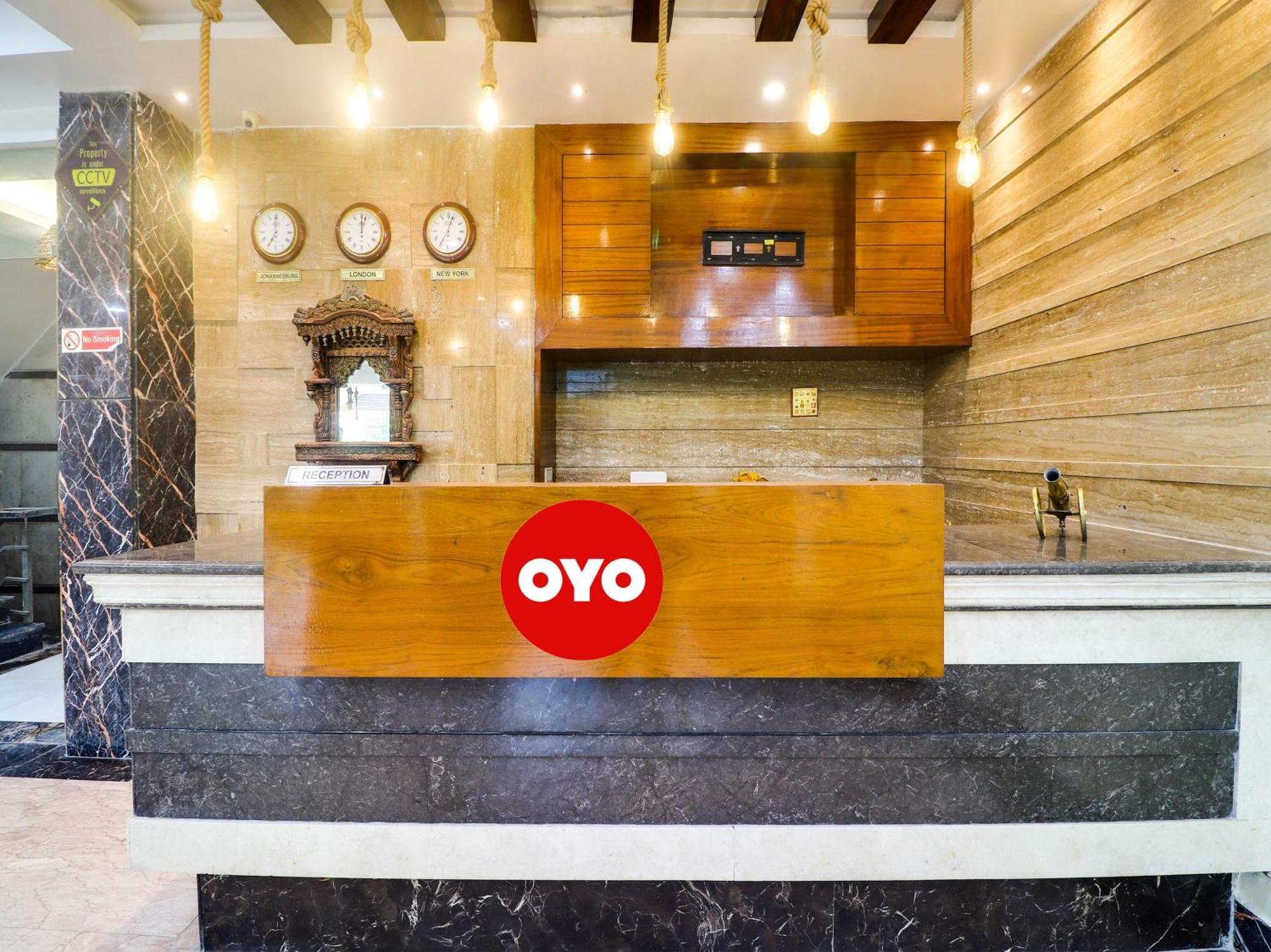 Oyo Flagship Hotel Rudra Palace อัครา ภายนอก รูปภาพ
