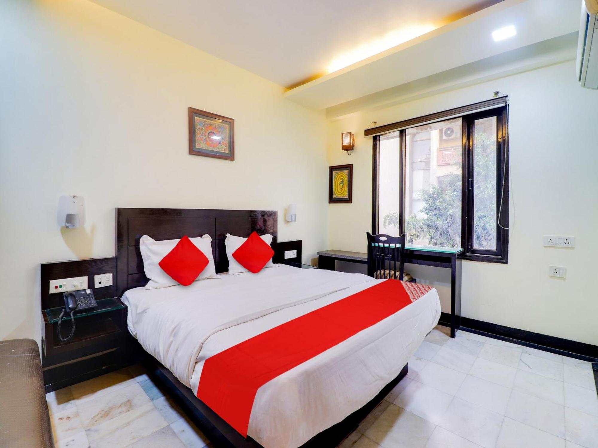 Oyo Flagship Hotel Rudra Palace อัครา ภายนอก รูปภาพ