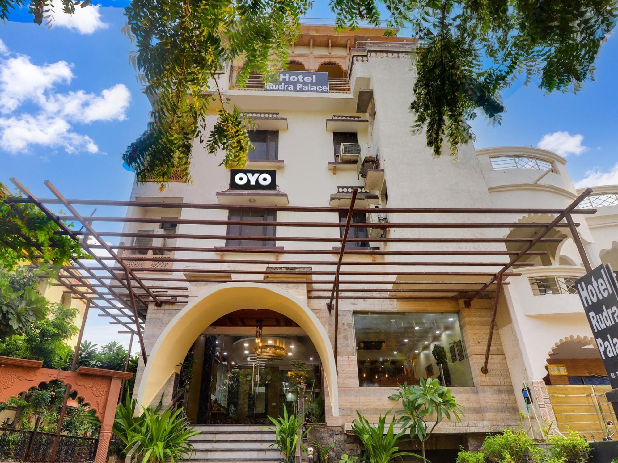 Oyo Flagship Hotel Rudra Palace อัครา ภายนอก รูปภาพ
