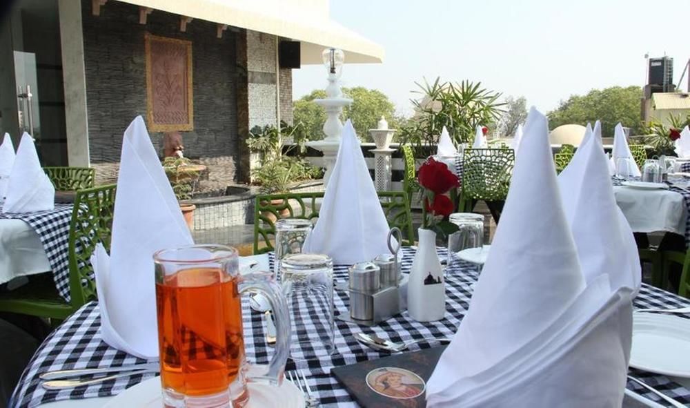Oyo Flagship Hotel Rudra Palace อัครา ภายนอก รูปภาพ